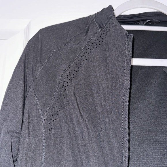 Lululemon Hit It black jacket - Picture 3 of 10